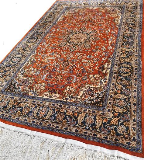 Sie erreichen feinheiten bis zu 1,4 millionen knoten/qm. SCHÖNE ORIENT TEPPICH ISFAHAN 100% SEIDE | Kaufen auf Ricardo