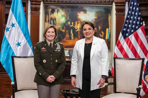 Poder Popular Presidenta Xiomara Castro Recibe A Jefa Del Comando Sur