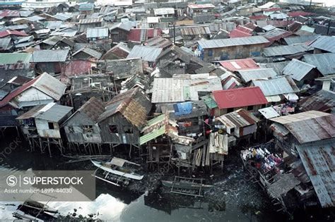 slums philippines cebu city these families are too poor to buy homes inland with access to