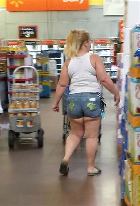 prices so low the bottom falls out at walmart worst dressed fail extravaganza funny pictures