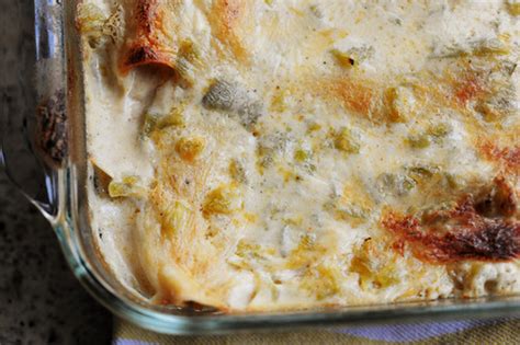Here are 26 of her best pioneer woman dinner recipes that are guaranteed to never disappoint your crowd. The Pioneer Woman's White Chicken Enchiladas | Tasty Dinners