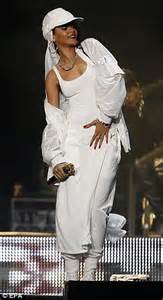 Rihanna Makes A Half Hearted Attempt To Cover Her Body Abu Dhabi But