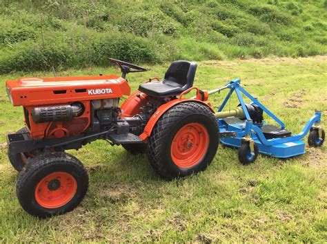 Kubota B5100 2wd Compact Tractor With New 4ft Finishing Mower In
