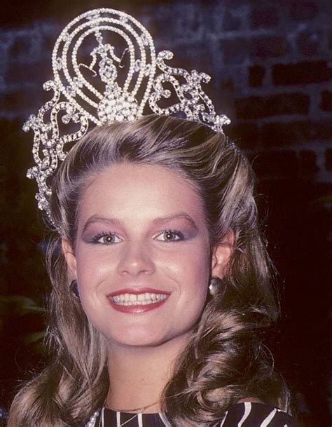 Lorraine Elizabeth Downes | Beauty, Beauty queens, Elizabeth