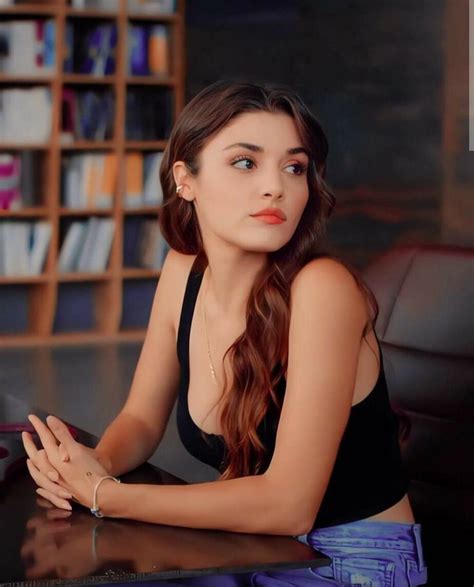 Hande Erçel ♥️ Looks ♥️ In 2021 Turkish Fashion Brunette Girl