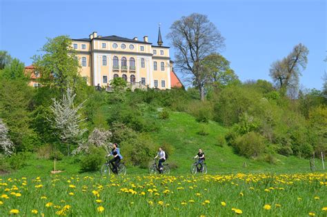 Overview reviews amenities & policies. Schloss Ettersburg • Schloss » outdooractive.com