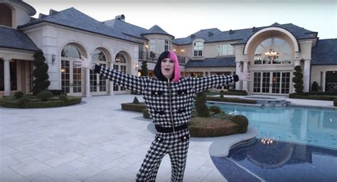 Jeffree Star Reveals Huge Hidden Hills Mansion In House Tour Video