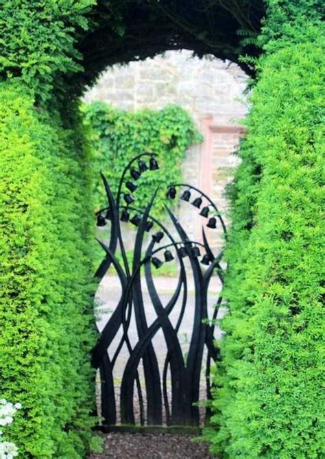 40 Gorgeous Creative Metal Garden Gates Ideas