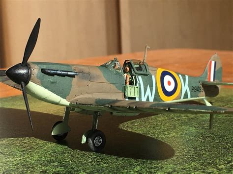 Airfix Supermarine Spitfire Mk1a 172 Ready For Inspection