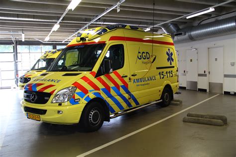 The generalized normal distribution or generalized gaussian distribution (ggd) is either of two families of parametric continuous probability distributions on the real line. Ambulancediensten Regio Leiden
