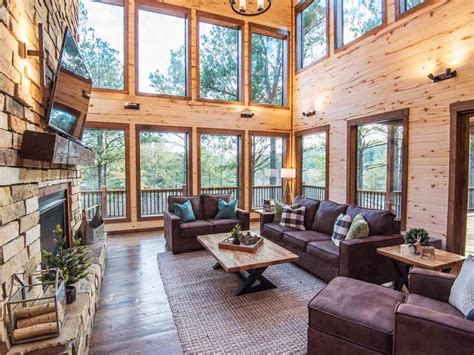 Built in 2019, this intimate custom lodge is the perfect lovebird retreat! Rustic Heights Cabin | Luxury Cabins in Broken Bow, OK