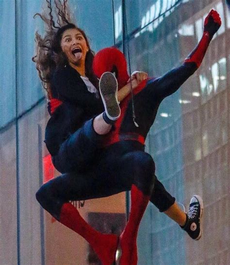 Zendaya Celebrates Spider Man Far From Home Trailer With New Bts Photo Marvel Actors Marvel
