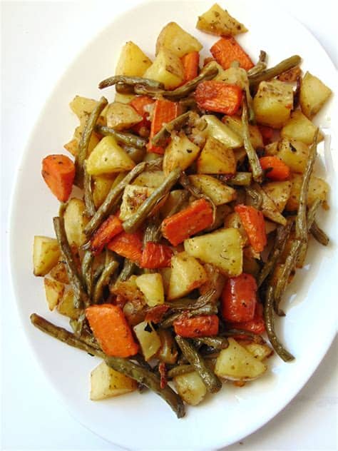 Recetas de cocina en las que el horno es el elemento protagonista. Verduras al horno con queso parmesano | Receta | Verduras ...