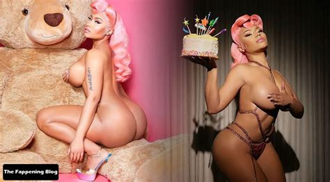 Nicki Minaj Shows Off Her Naked Body 7 Photos Thefappening