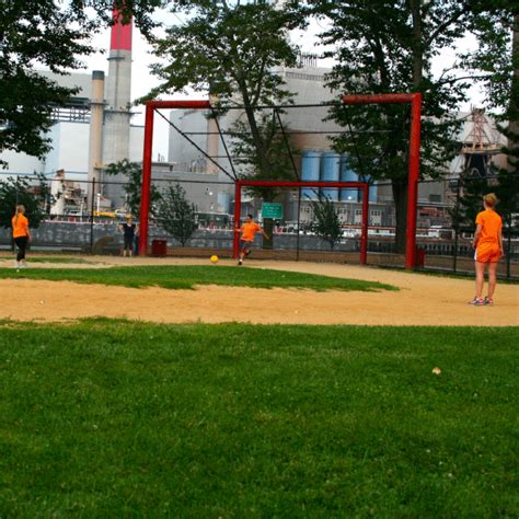 NYC Sport Social League Play Weekly On Roosevelt Island