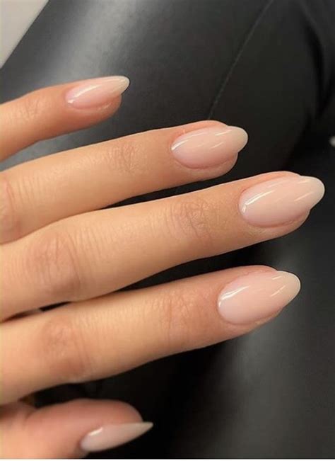 55 oval nails that are hot right now designs for oval nails in 2022 oval nails classy
