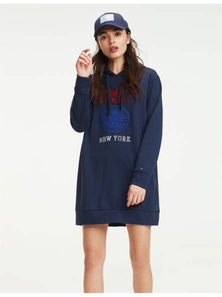 Robe sweat marron couple ample capuche 2 poches latérales manches longues col montant composition : Robe sweat à capuche Tommy Hilfiger