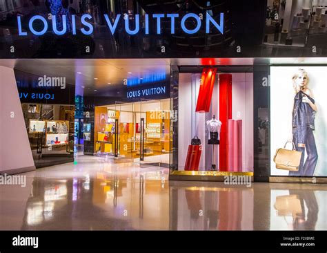 Exterior Of A Louis Vuitton Store In Las Vegas Strip Stock Photo Alamy