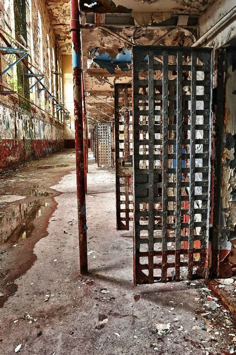 Cell Block C In Tenn State Prison Abandoned In 1992 Abbandonato