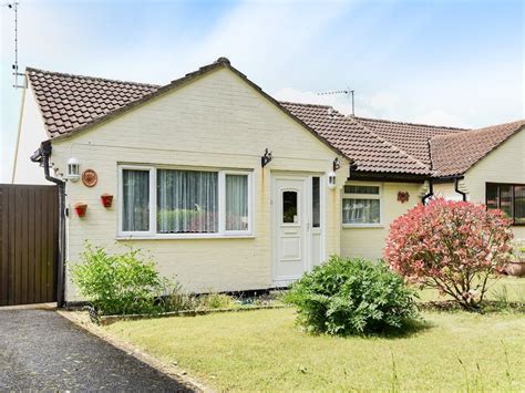 2 Bedroom Bungalow For Sale In Bicester Alexander And Co