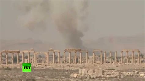 Palmyre Daesh Détruit Un Arc De Triomphe Vieux De Deux Millénaires