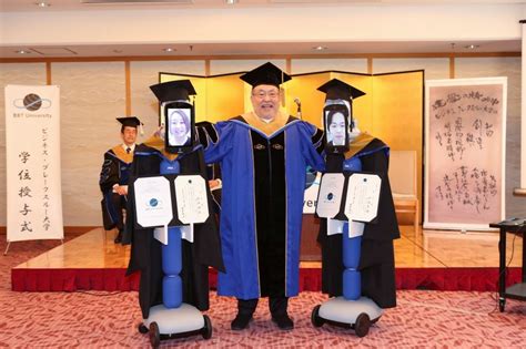 Healthy eating is a good habit to keep up or start during this time. Coronavirus, Japan: robots "graduate" instead of students