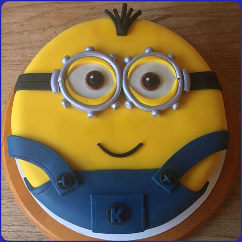 Bababa babanana bababa babanana cute minions in a cake hope you like it thank you for watching ❤️ for baking tutorial. It's Kevin! Minion cake! | Minion birthday cake, Birthday ...