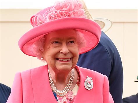Her Majesty The Queen Elizabeth Ii Peach Law