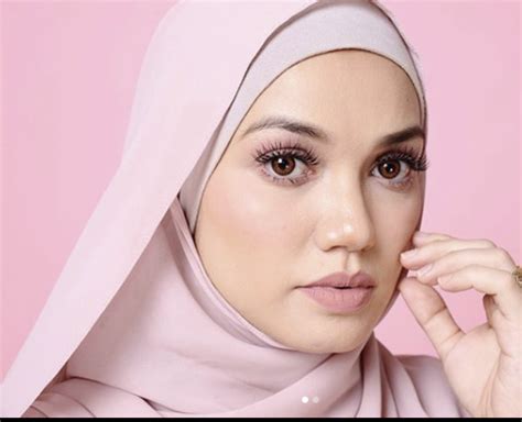 Yang pasti, kami ada beberapa keping gambar sekitar resepsi pertama perkahwinan syamsul yusof & puteri sarah liyana yang telah diadakan di n'dah catering, shah alam malam tadi yang dihadiri oleh. Screenshot-2020-01-14 Puteri Sarah Liyana Megat ...