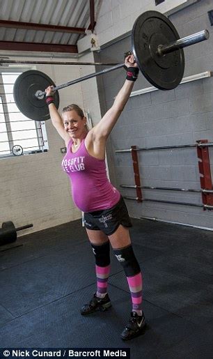 Pregnant Weightlifter Will Continue Crossfit One Month Away From Giving