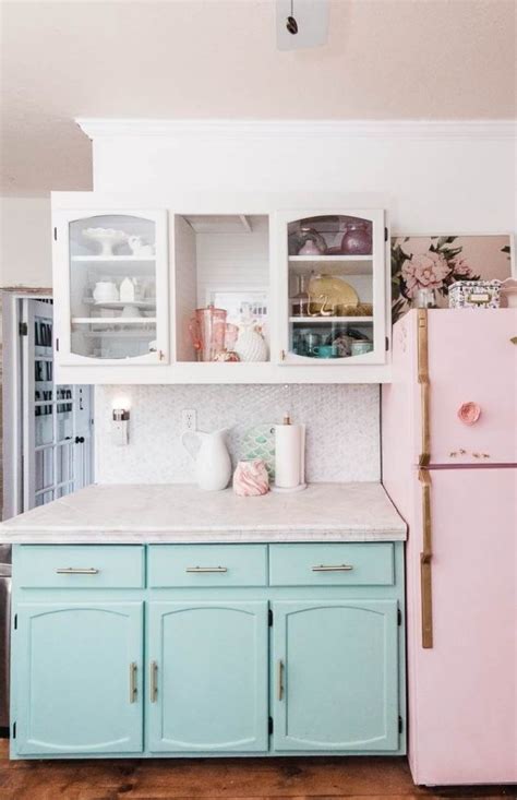 8 Colorful Kitchen Cabinets Flea Market Finds Home And Garden