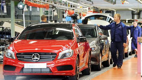 Autobauer Daimler Mehr Umsatz mehr Verkäufe weniger Gewinn DER SPIEGEL