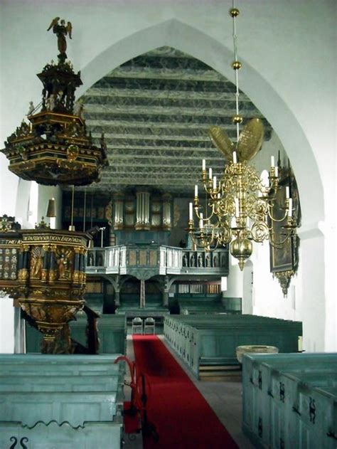 Jetzt passende mietwohnungen bei immonet finden! Kirchenraum der Matthäus Kirche in Rodenkirchen | Kirchen ...