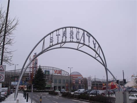 9 perbezaan panggung wayang di malaysia yang mungkin korang tak tahu kewujudannya. Lelaki Maut Tersepit Kerusi Panggung Wayang - MYNEWSHUB