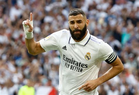 Man United Make Karim Benzema Offer