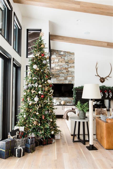 Buy your mountain modern decor, bedding and bath accessories at black forest decor, your source for mountain mountain lodge decor. A Very Mountain Home Christmas | Christmas living rooms ...
