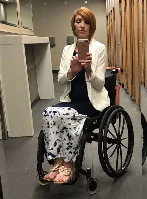 Woman Who Went To Hospital To Have Mesh Removed Woke Up Paralysed