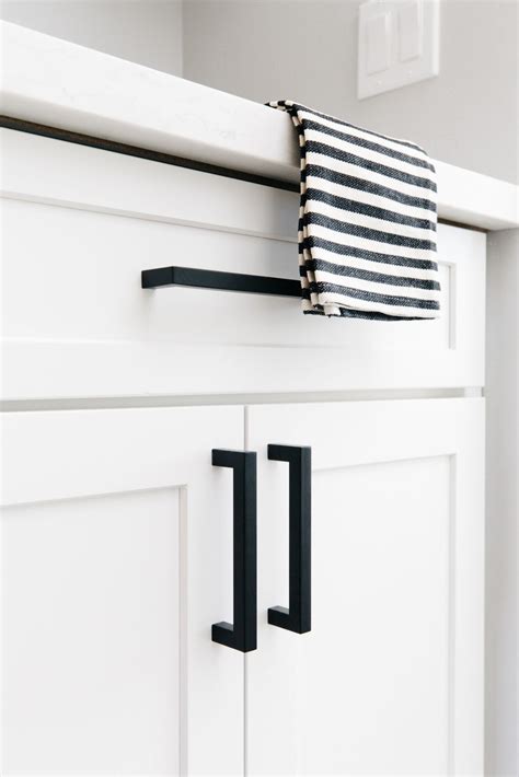 This relatively thin, round, and metallic cabinet pull is. Awesome kitchen transitional decor. #Kitchen # ...