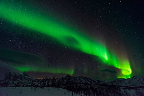 Aurora Verde Estrellas Montañas Noche Aurora Boreal Fondo De