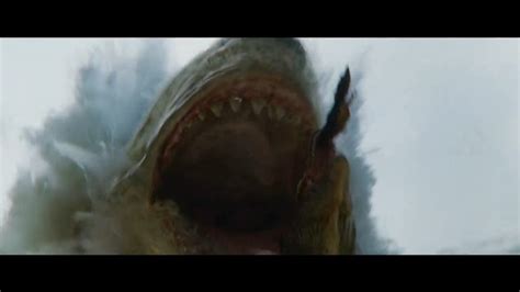 Ign On Twitter Icymi A Megalodon Absolutely Devours A T Rex In The New Trailer For The Meg 2