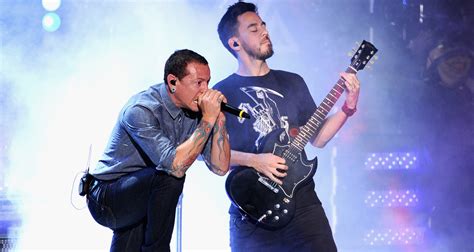 Linkin Park Cancels Tour Following Chester Benningtons Death Chester