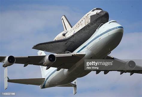 Space Shuttle And Orbiter Discovery Photos And Premium High Res