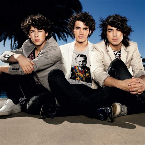 Jonas Brothers Fans Are Sharing Throwback Photos Of Meeting Joe Nick
