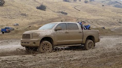 Toyota Tundra Showing Up 4x4s In The Mud Youtube