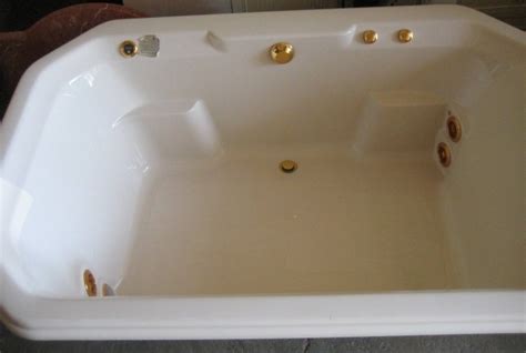 Whirlpools are typically used for therapy, air baths are used for a much gentler experience. Pearl Whirlpool Tub - Bathtub Designs