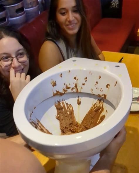 Restaurant Ripped For Serving Toilet Ice Cream