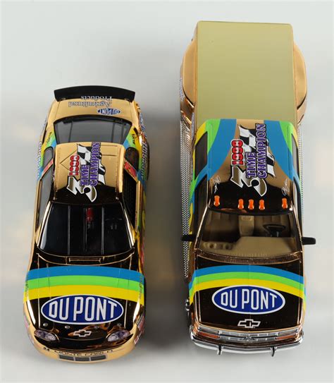 Jeff Gordon Le 24 1999 Dupont Automotive Finishes 124 Scale Stock Car