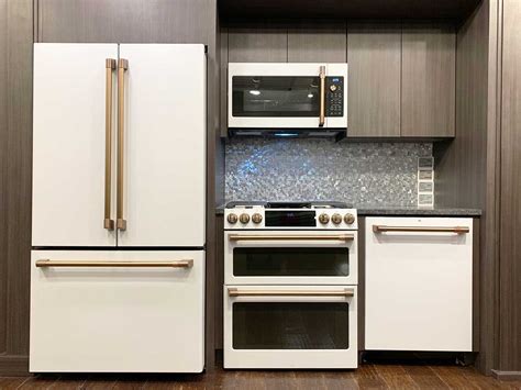 Yale Framinghams New Appliance Displays