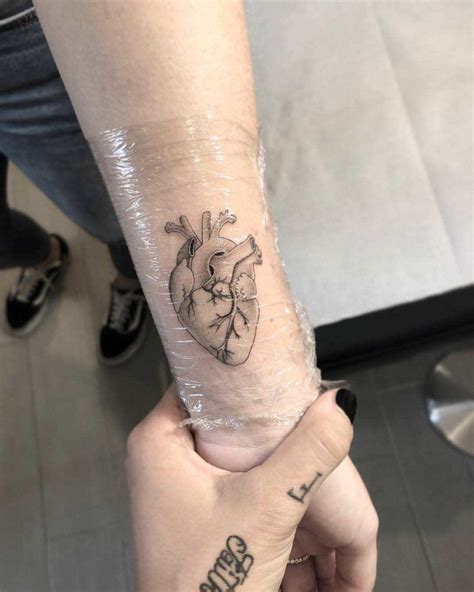 Heart Tattoo On Wrist Best Tattoo Ideas Gallery Tatuaje Del Corazón
