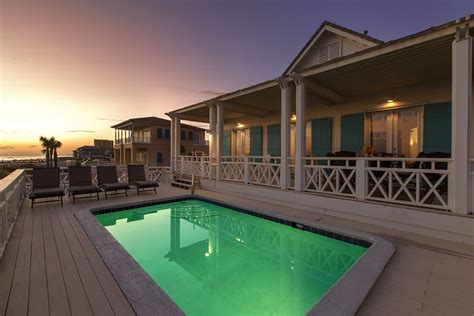Have It All On Your Next Vacation To Destin These 27 Rentals Are On The Beach And Feature A